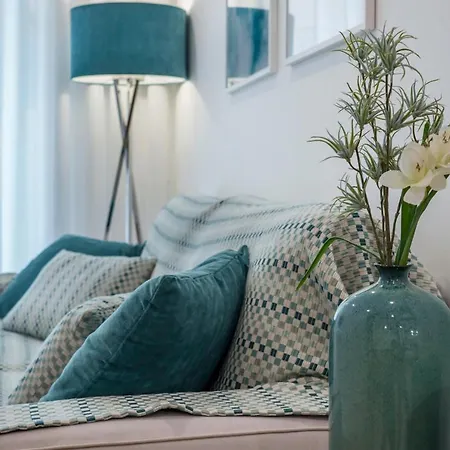 Апартаменти Beautiful Downtown *